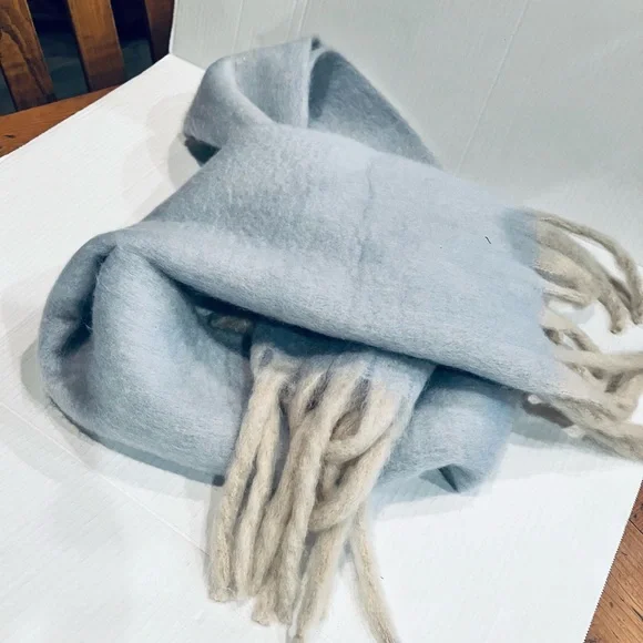 Free People Scarf - Picture 2 of 5